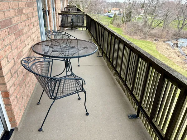 $215,000 | 505 Redondo Drive, Unit 407, Downers Grove, IL 60516