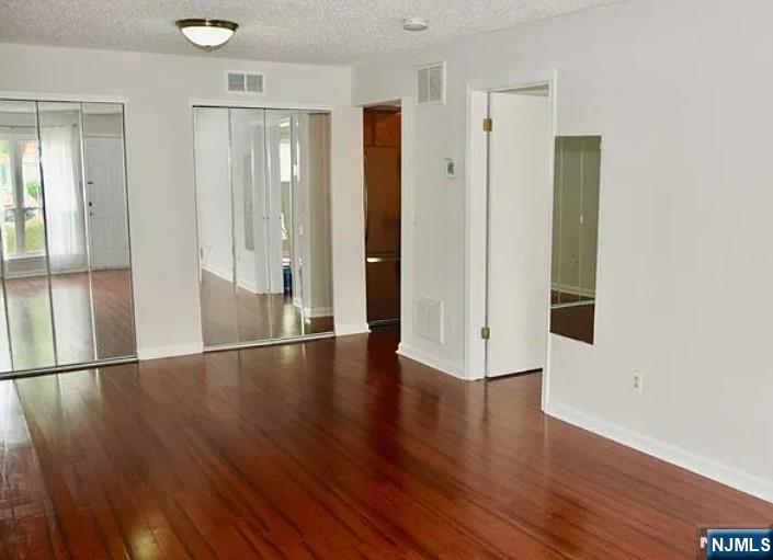 727 Pepperidge Road Mahwah, NJ 07430 - Photo 3 of 13