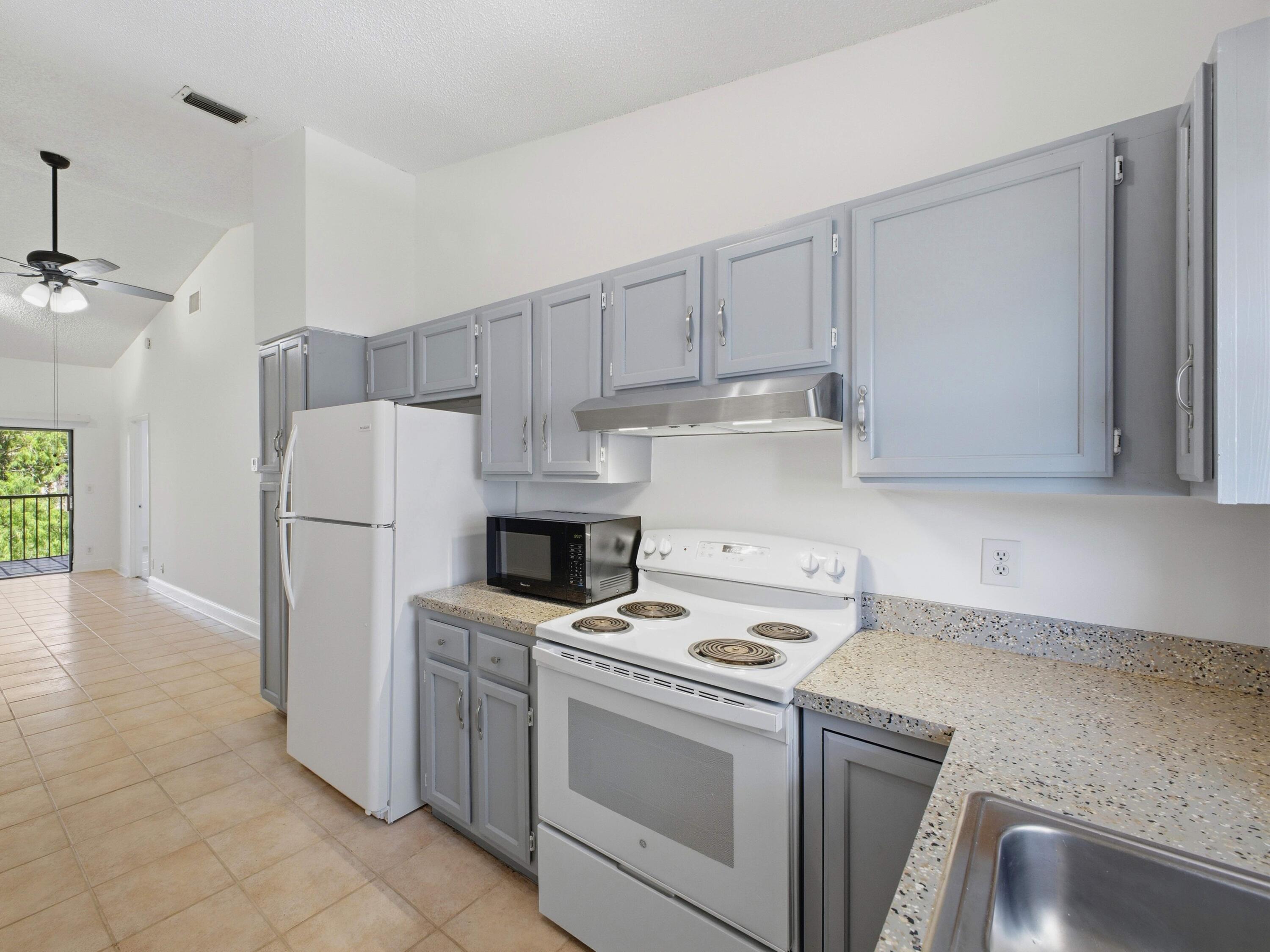321 Norwood Terrace, Unit N221 Boca Raton, FL 33431 - Photo 11 of 36 Kitchen