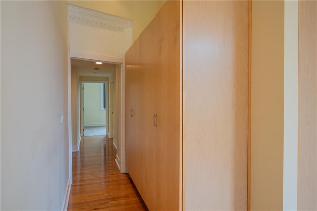10 Walnut Street, Unit 6 Pittsburgh, PA 15202 - Photo 20 of 35 a view of a bathroom from the hallway