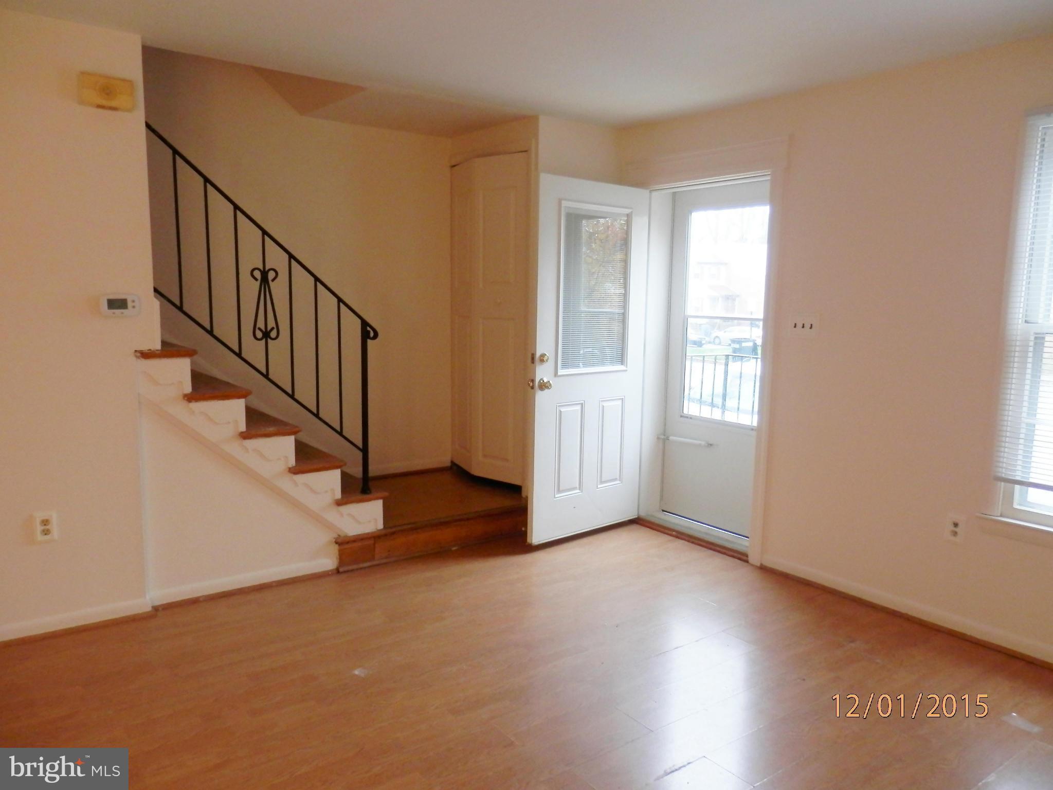 12914 Claxton Drive Laurel, MD 20708 - Photo 3 of 30 Living Room