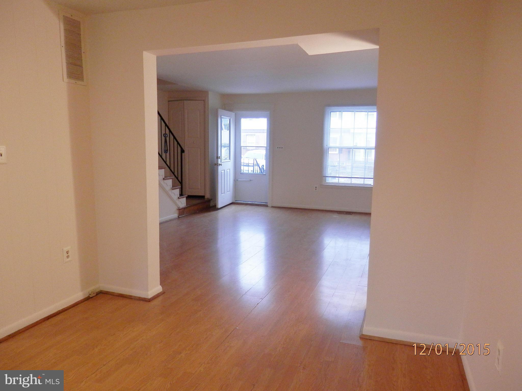 12914 Claxton Drive Laurel, MD 20708 - Photo 5 of 30 Living Room