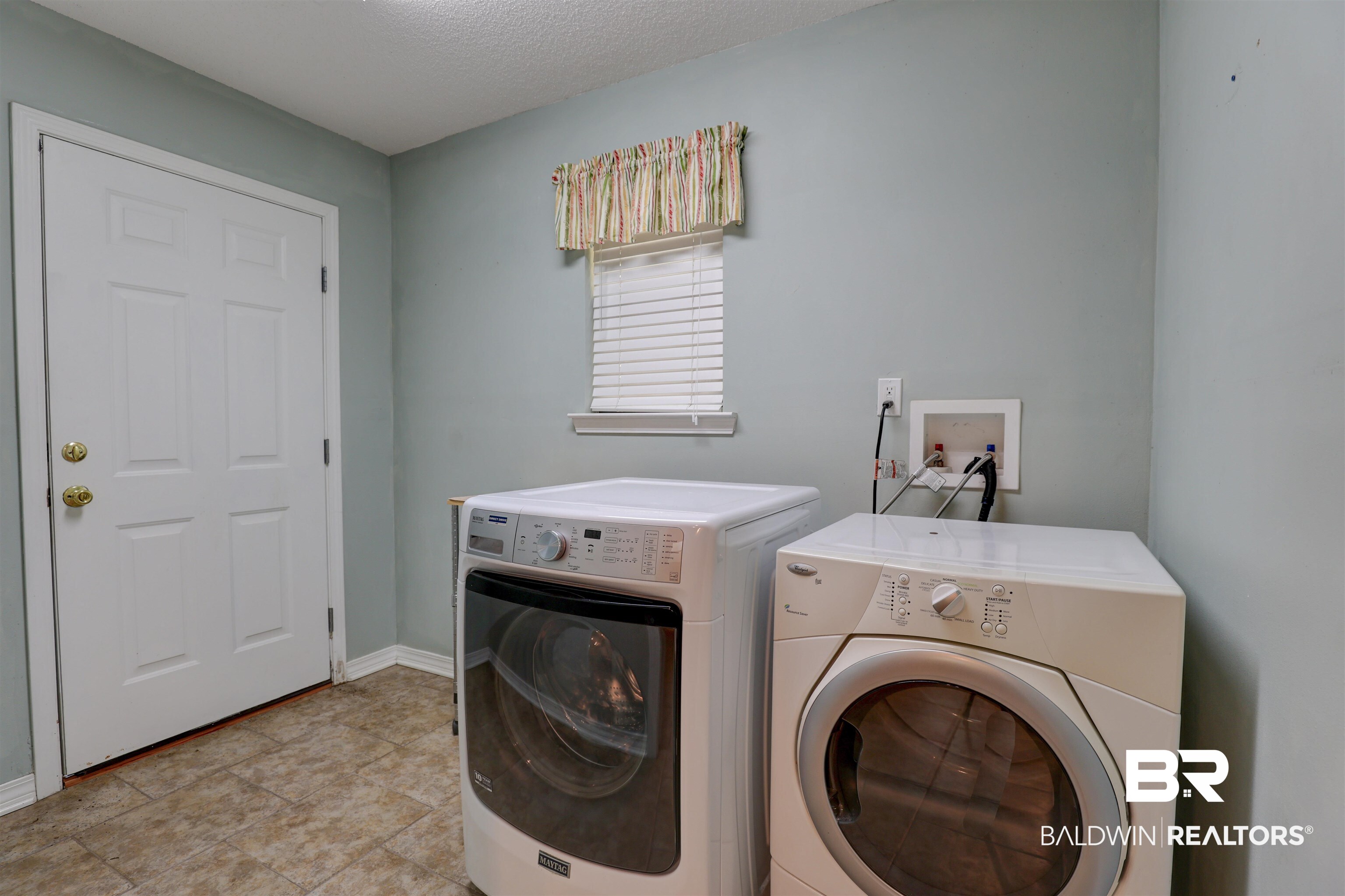 7312 Wild Oaks Road Fairhope, AL 36532 - Photo 20 of 32 Utility Room