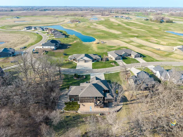 $999,900 | 2313 West 9th Street, Albert Lea, MN 56007