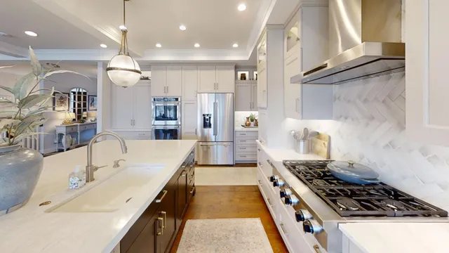 $999,900 | 2313 West 9th Street, Albert Lea, MN 56007