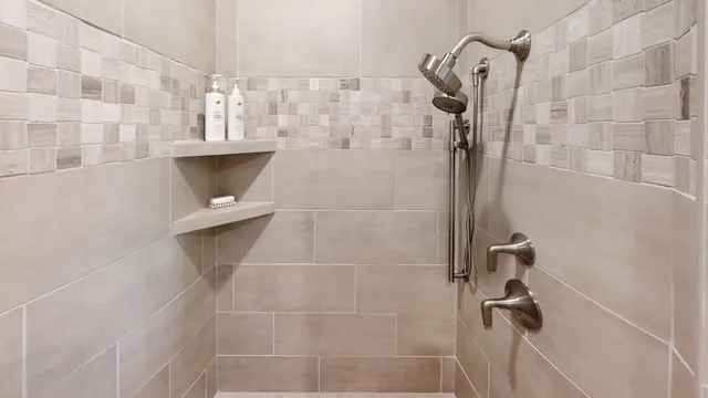 $999,900 | 2313 West 9th Street, Albert Lea, MN 56007