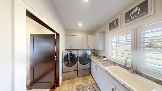 $999,900 | 2313 West 9th Street, Albert Lea, MN 56007