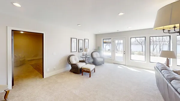 $999,900 | 2313 West 9th Street, Albert Lea, MN 56007