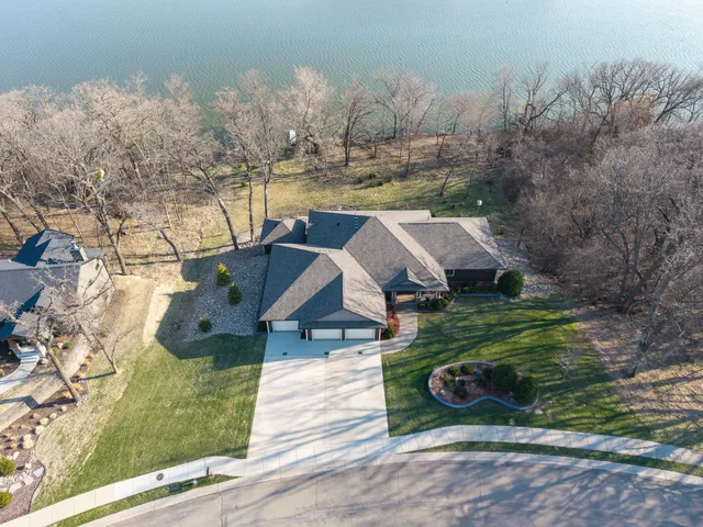 $999,900 | 2313 West 9th Street, Albert Lea, MN 56007