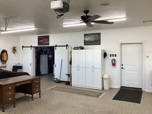 $999,900 | 2313 West 9th Street, Albert Lea, MN 56007