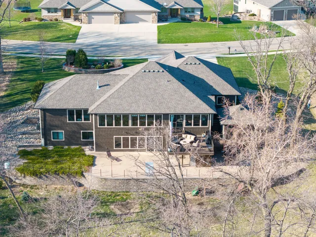 $999,900 | 2313 West 9th Street, Albert Lea, MN 56007