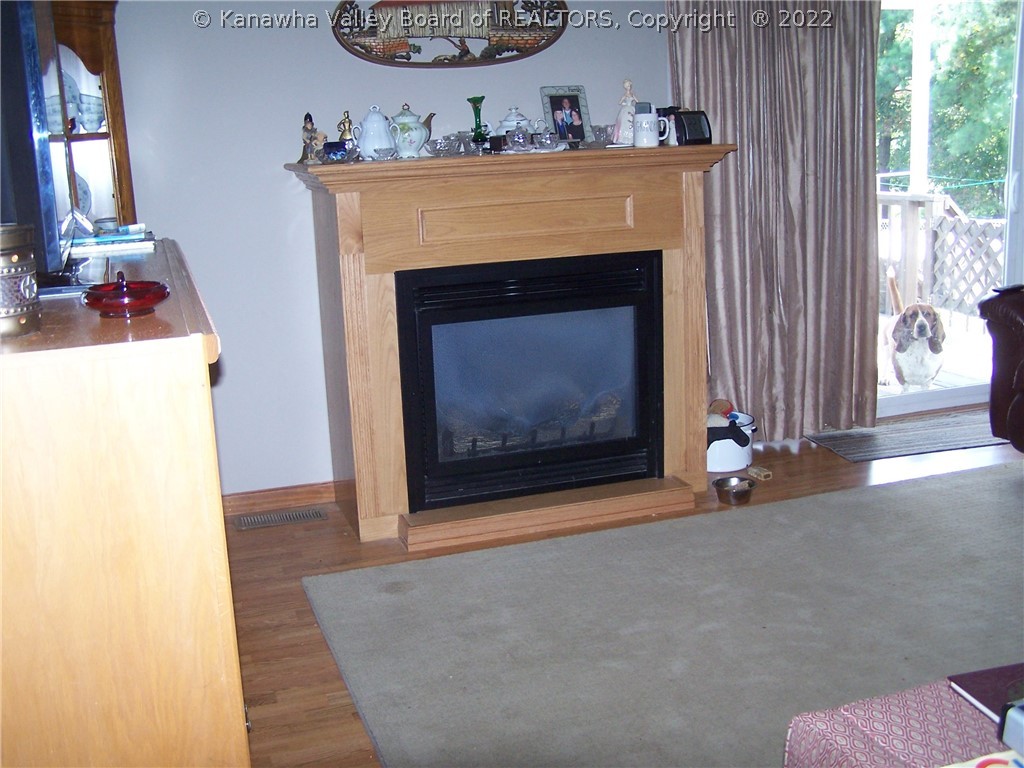 5884 Sandhill Road Point Pleasant, WV 25550 - Photo 6 of 19 Gallery Image 6