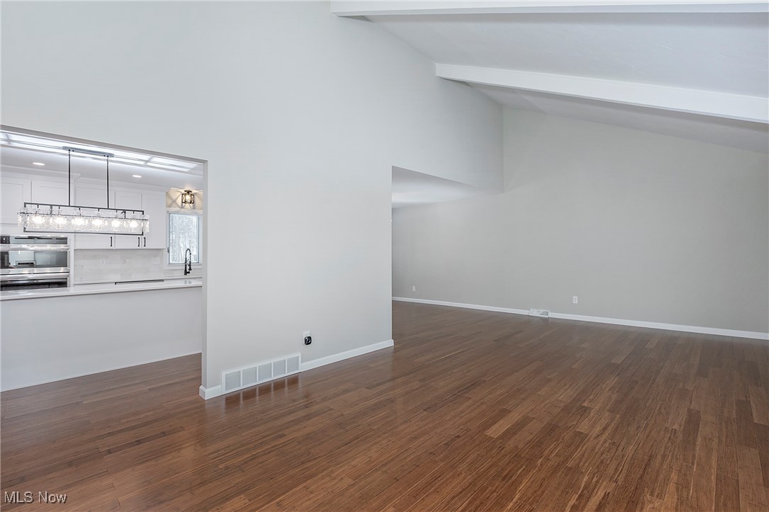 1939 Winchester Road Cleveland, OH 44124 - Photo 6 of 44 Gallery Image 6