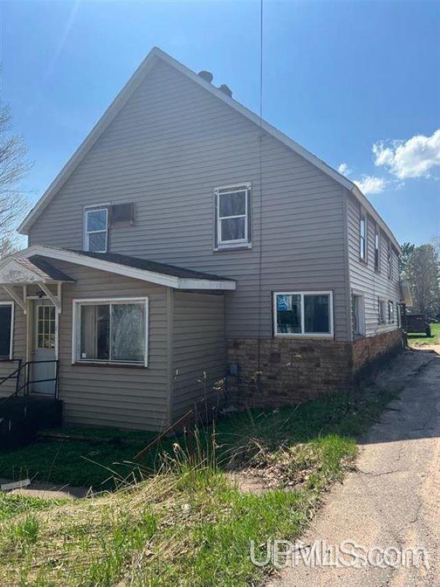 147 Lower Excelsior Street Ishpeming, MI 49849 - Photo 3 of 22