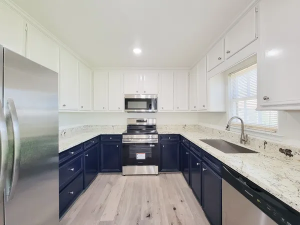 $1,850 | 413 South Market Street, Brazoria, TX 77422