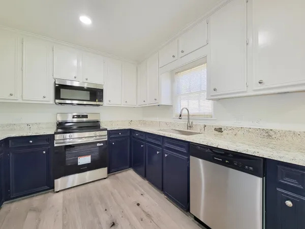 $1,850 | 413 South Market Street, Brazoria, TX 77422