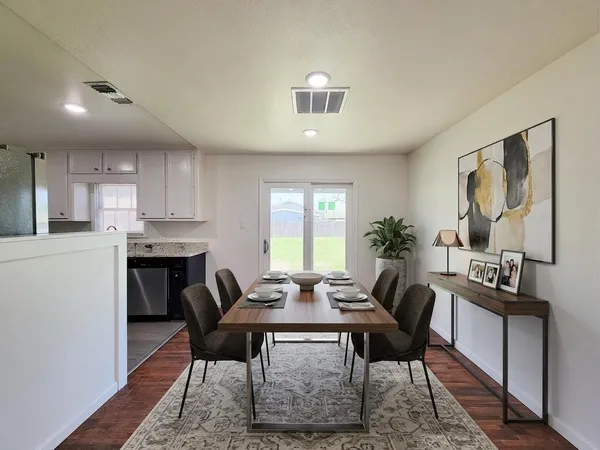 $1,850 | 413 South Market Street, Brazoria, TX 77422