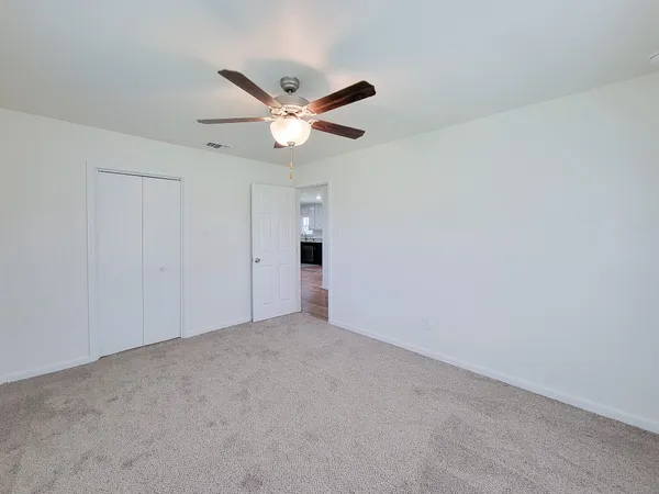 $1,850 | 413 South Market Street, Brazoria, TX 77422