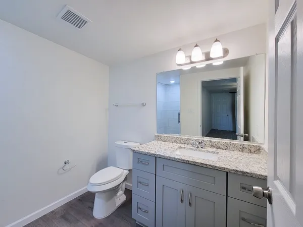 $1,750 | 413 South Market Street, Brazoria, TX 77422