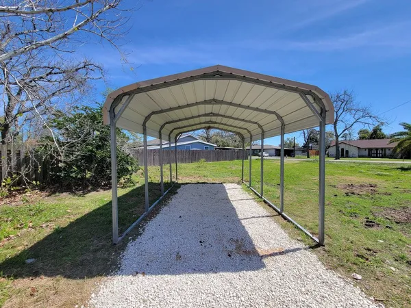 $1,750 | 413 South Market Street, Brazoria, TX 77422