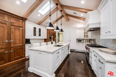 $4,995,000 | 19012 Dorlon Drive, Tarzana, CA 91356