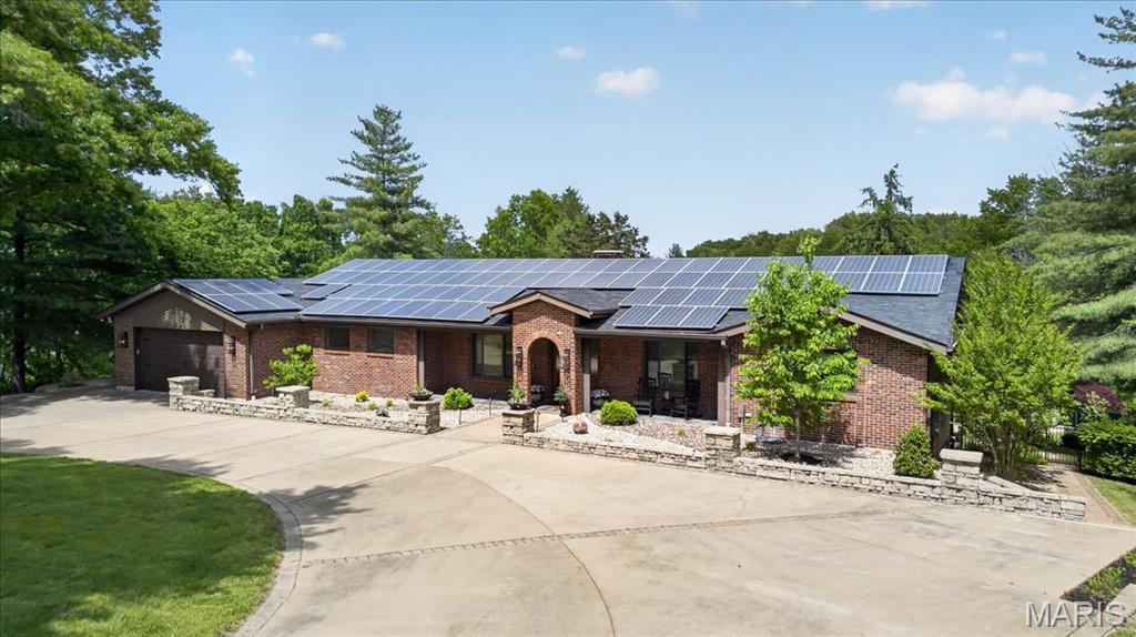 2849 Erb Road St. Louis, MO 63129 - Photo 1 of 77