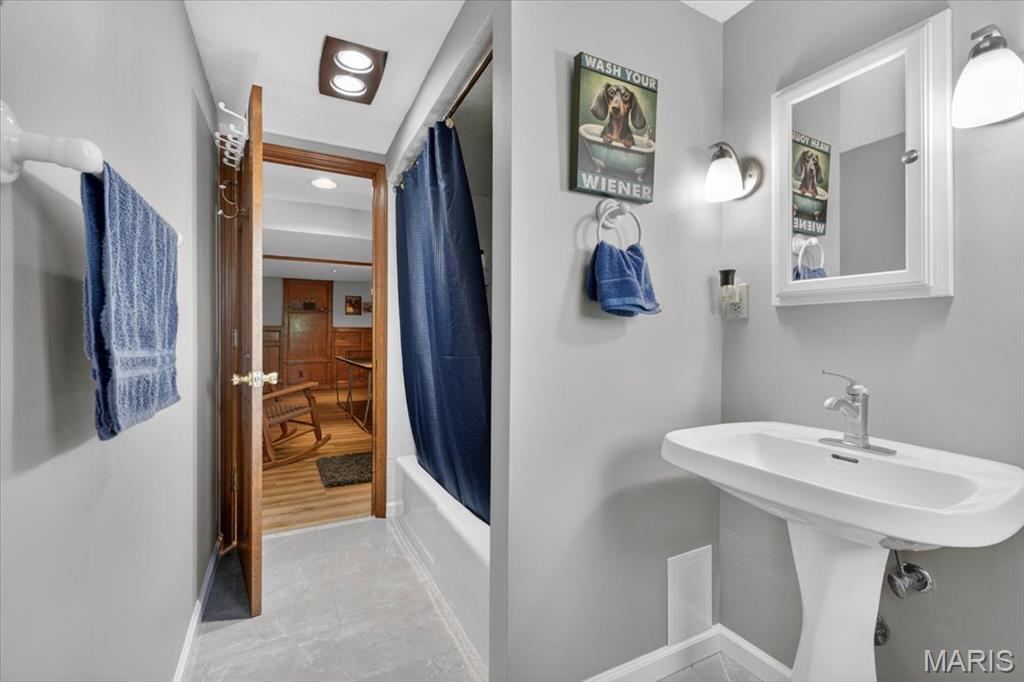 2849 Erb Road St. Louis, MO 63129 - Photo 38 of 77