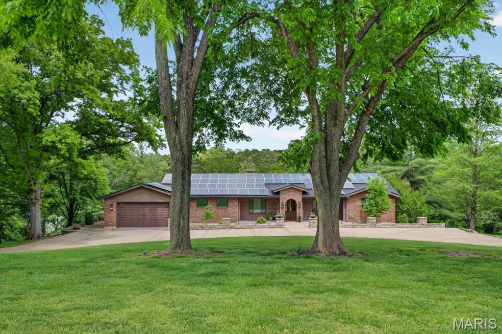 2849 Erb Road St. Louis, MO 63129 - Photo 5 of 77