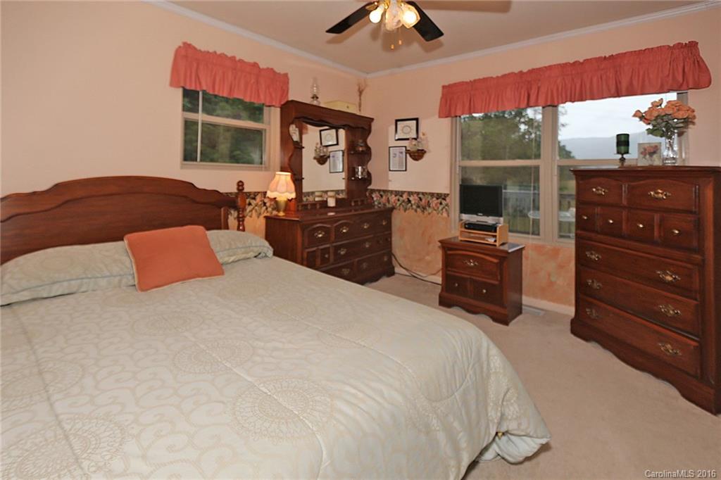 138 Fawn Way Clyde, NC 28721 - Photo 13 of 21 Gallery Image 13