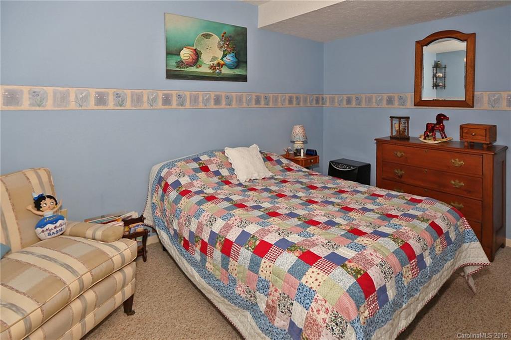 138 Fawn Way Clyde, NC 28721 - Photo 18 of 21 Gallery Image 18