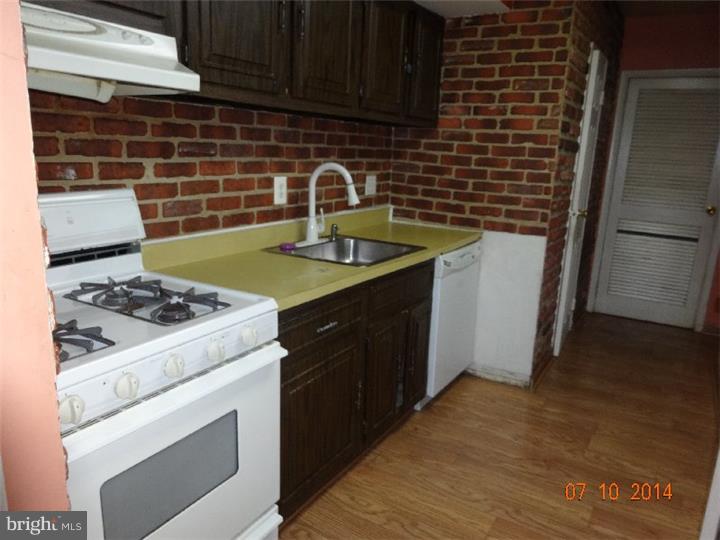 13009 Townsend Road, Unit L2 Philadelphia, PA 19154 - Photo 5 of 9 Kitchen