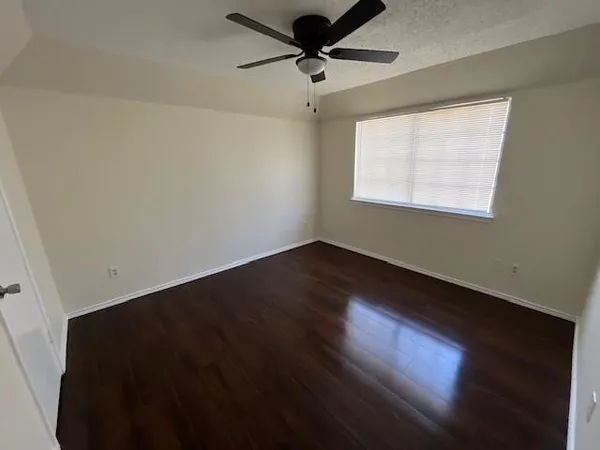 $1,250 | 8127 Stonehurst Street, Unit 5, Dallas, TX 75217