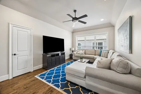 $1,325,000 | 1360 Chippendale Road, Houston, TX 77018