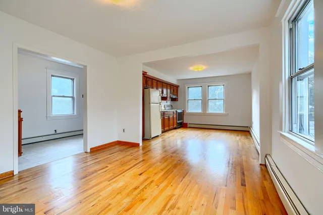 a view of a back yard