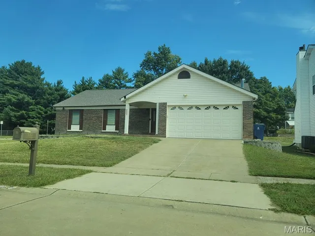 $225,000 | 1062 Patience Drive, Florissant, MO 63034