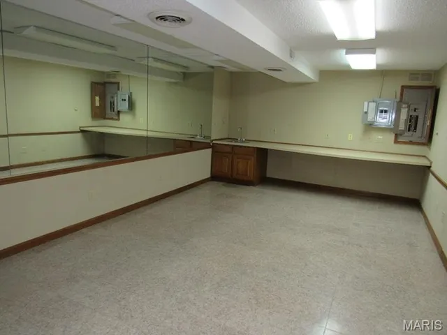 $225,000 | 1062 Patience Drive, Florissant, MO 63034