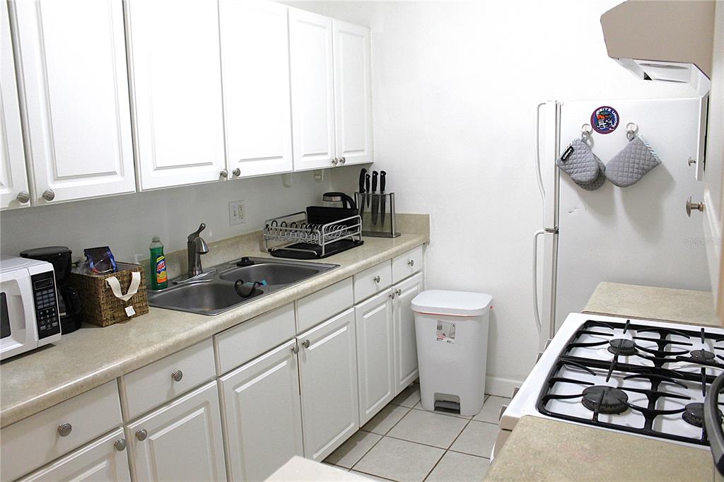 1700 Southwest 16th Court, Unit P6 Gainesville, FL 32608 - Photo 8 of 19