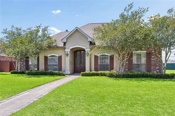 $395,000 | 205 Riverwood Drive, St. Rose, LA 70087