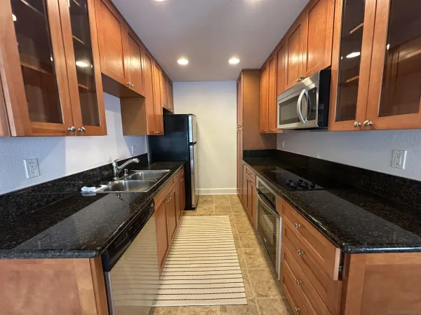 $2,600 | 8520 Via Mallorca, Unit K, La Jolla, CA 92037