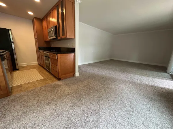 $2,600 | 8520 Via Mallorca, Unit K, La Jolla, CA 92037