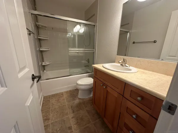 $2,600 | 8520 Via Mallorca, Unit K, La Jolla, CA 92037