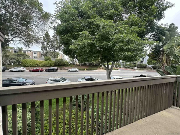 $2,600 | 8520 Via Mallorca, Unit K, La Jolla, CA 92037