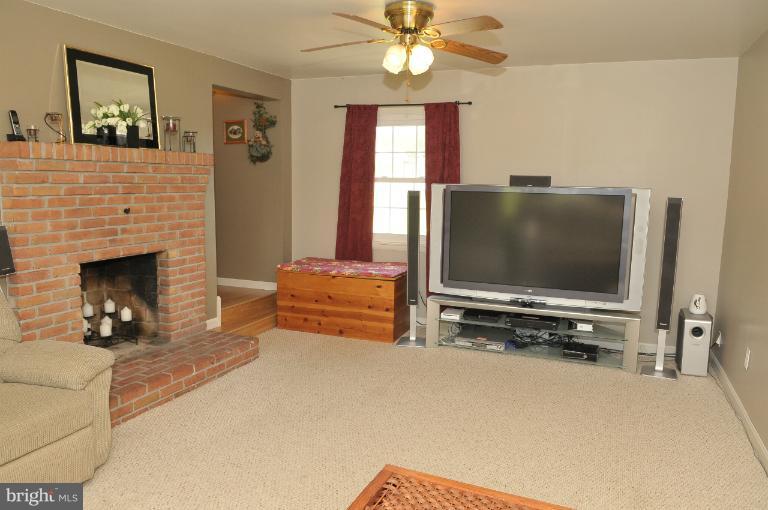3709 Garfield Road Smithsburg, MD 21783 - Photo 14 of 25 Family Room