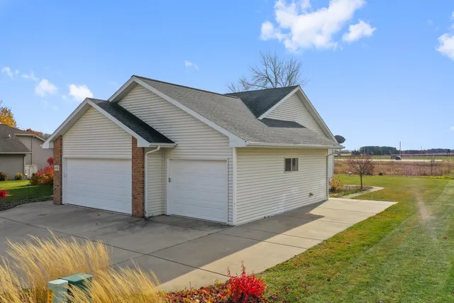 $429,900 | 478 Falcon Drive, Pulaski, WI 54162