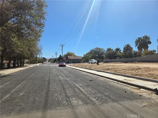 $40,000 | 3 3rd, Victorville, CA 92395