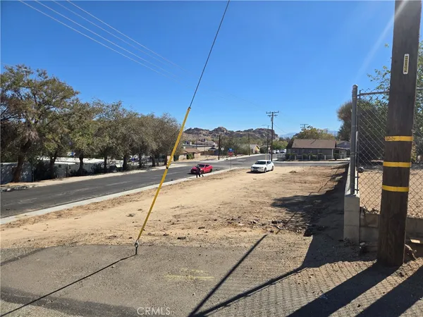 $40,000 | 3 3rd, Victorville, CA 92395