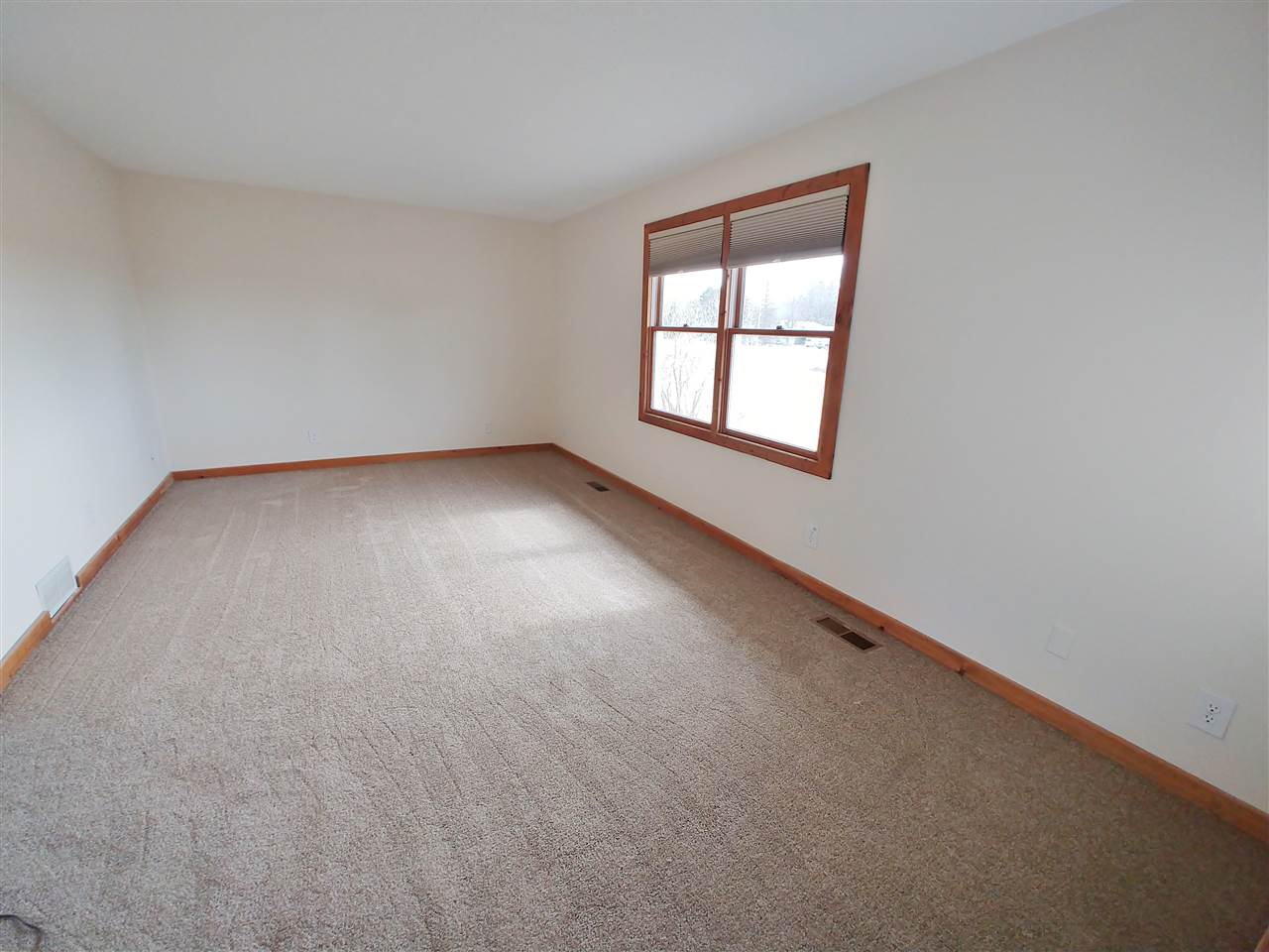2243 East Freeland Road Midland, MI 48640 - Photo 17 of 34