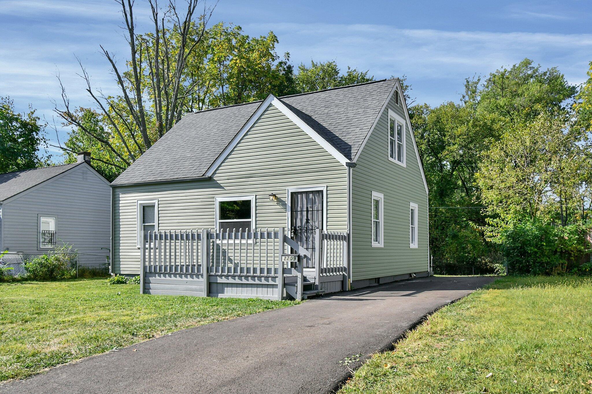 3-web-or-mls-2209-sagamore-rd