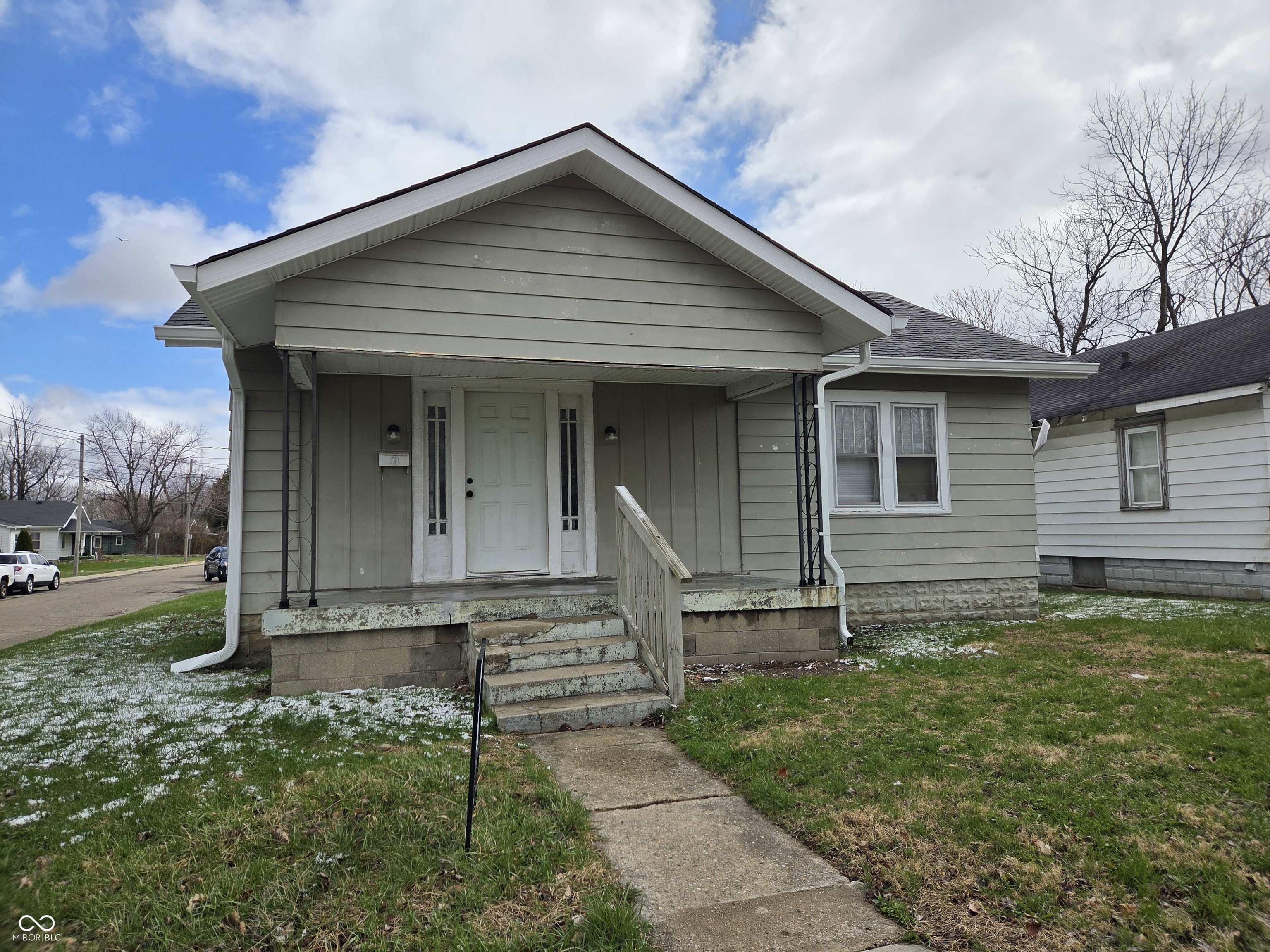 2002 Arrow Avenue Anderson, IN 46016 - Photo 1 of 12