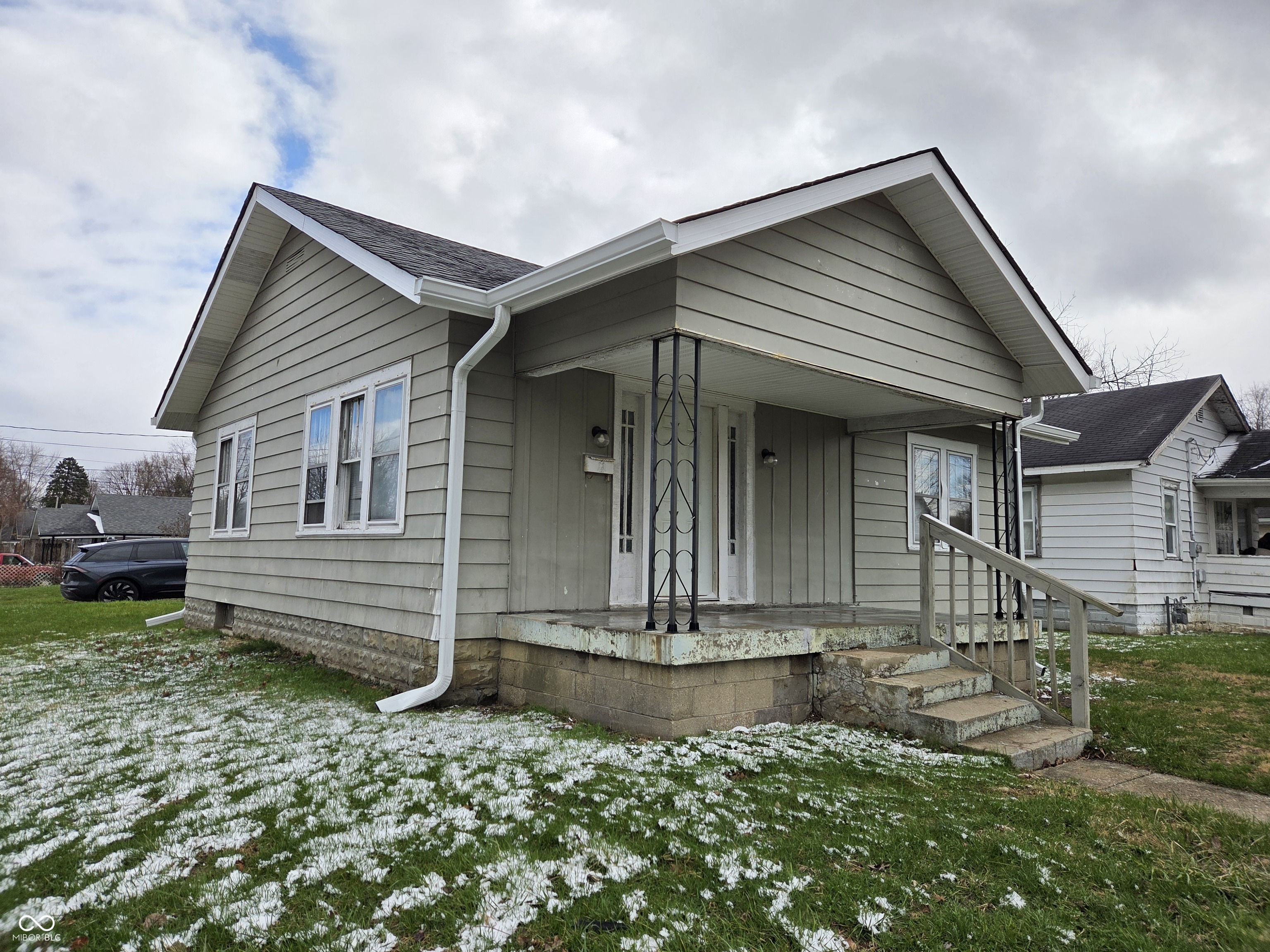 2002 Arrow Avenue Anderson, IN 46016 - Photo 2 of 12